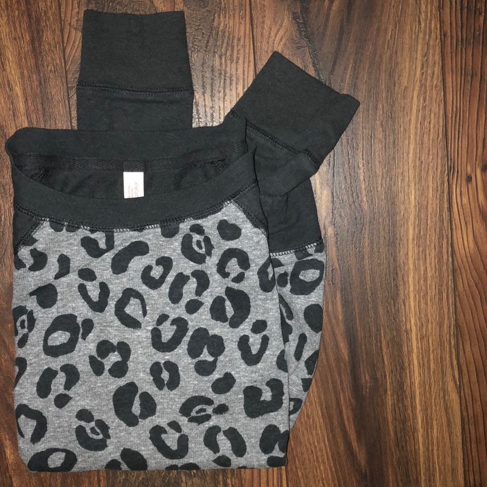 xhilaration | leopard top - Picture 3 of 6